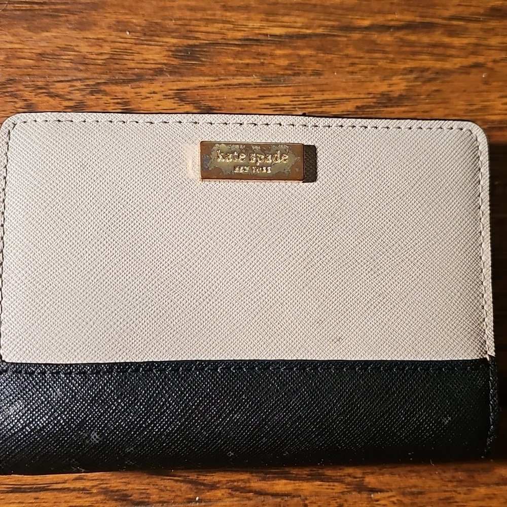 Kate Spade Two-Tone Black and Cream Wallet
